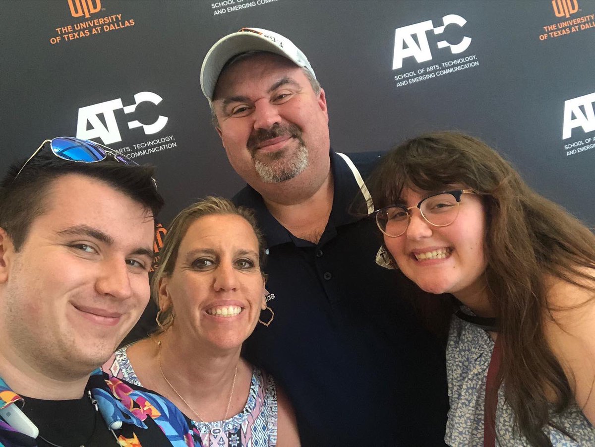 CarenCreighton's tweet photo. Road-trip selfie and family selfie @TWEHowl #twehowl https://t.co/Wkj0XvgJP8