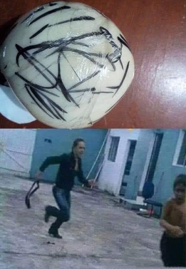-Hijo ráyame el queso
-