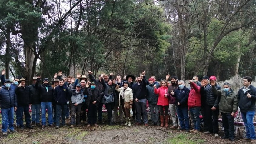 CoopRiego's tweet photo. Gracias a los regantes que pudieron participar en la actividad, a @CNRCHILE, a @ureta_wilson y al Coordinador Regional Claudio Cortés por escuchar nuestras problemáticas y por las propuestas de ayuda planteadas. Vamos a trabajar en ellas 💪💪!! https://t.co/8T6APwrRYl