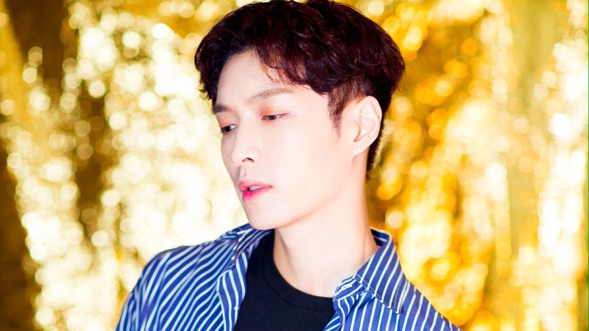weEXOworld's tweet photo. @myspookytown ू     ໋ ─ 𝚆ait  a  minute    !     ۪   𝆬   
maybe we got lost in 𝕃anga's 
beauty  ⊹ ࣪˖⁩  🐏

𝙽ew ( 𝐖EIBO ; 𝗎𝗉𝗱𝗮𝗍𝖾)  εїз   for
you. 𝙺eep your  𝒆yes wide open
&amp;  get   /  the  __  feels /  🎐 ೀ 
            with our 𝔼𝕏𝕆 shiny boy. https://t.co/tRr6isLCK5