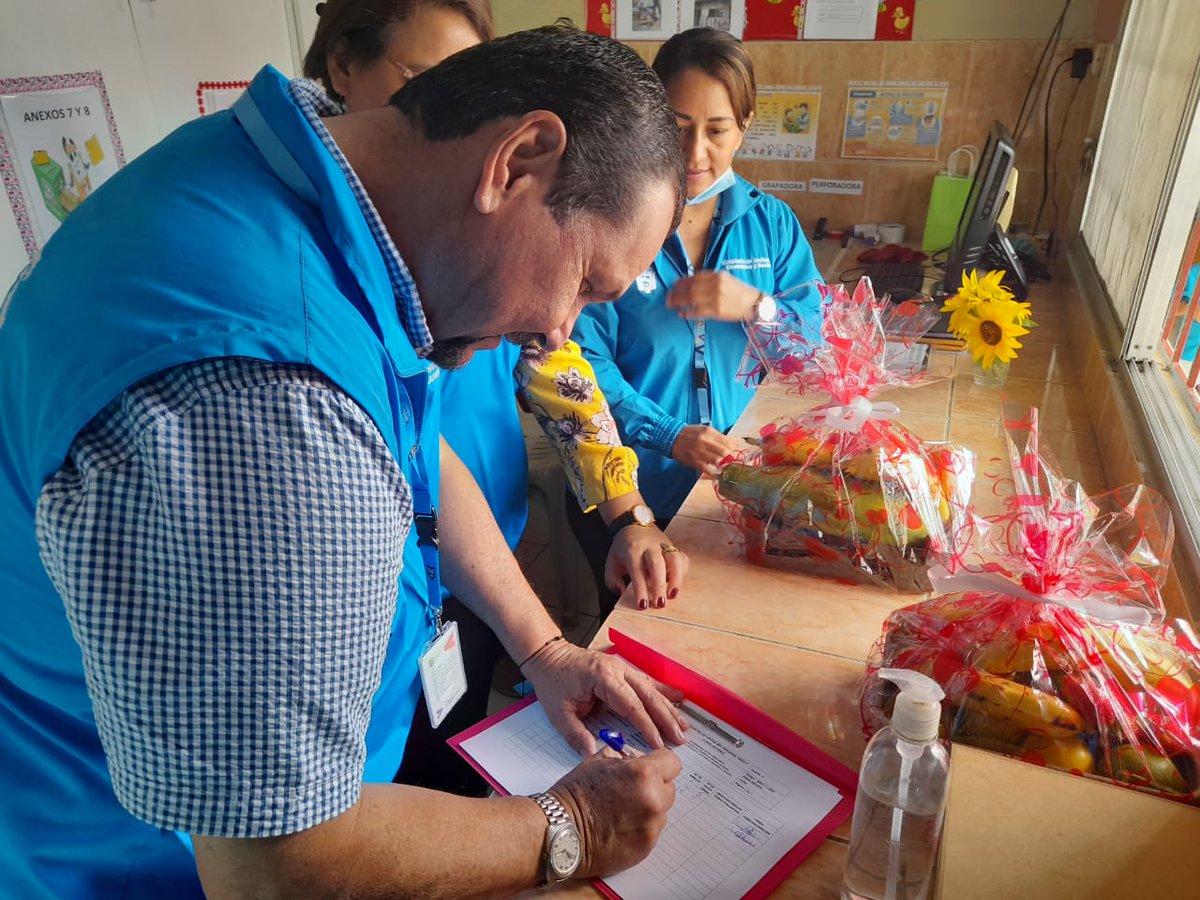 PedroXavierAgu4's tweet photo. #Guayas| Realizamos seguimiento a unidades #CDI del cantón #LomasDeSargentillo para constatar la atención que reciben los usuarios del servicio en la localidad.

El #GobiernoDelEncuentro garantiza los derechos de la niñez.

#JuntosCumplimos https://t.co/53r5Vaq3Hy