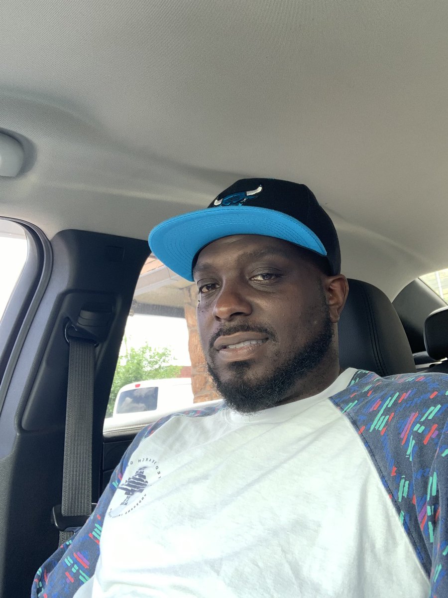 wild100zyungin's tweet photo. Just celebrating 43. King shit for the month.
#378
#ripPip
#GeminiSeason https://t.co/rp0VF3fRUu
