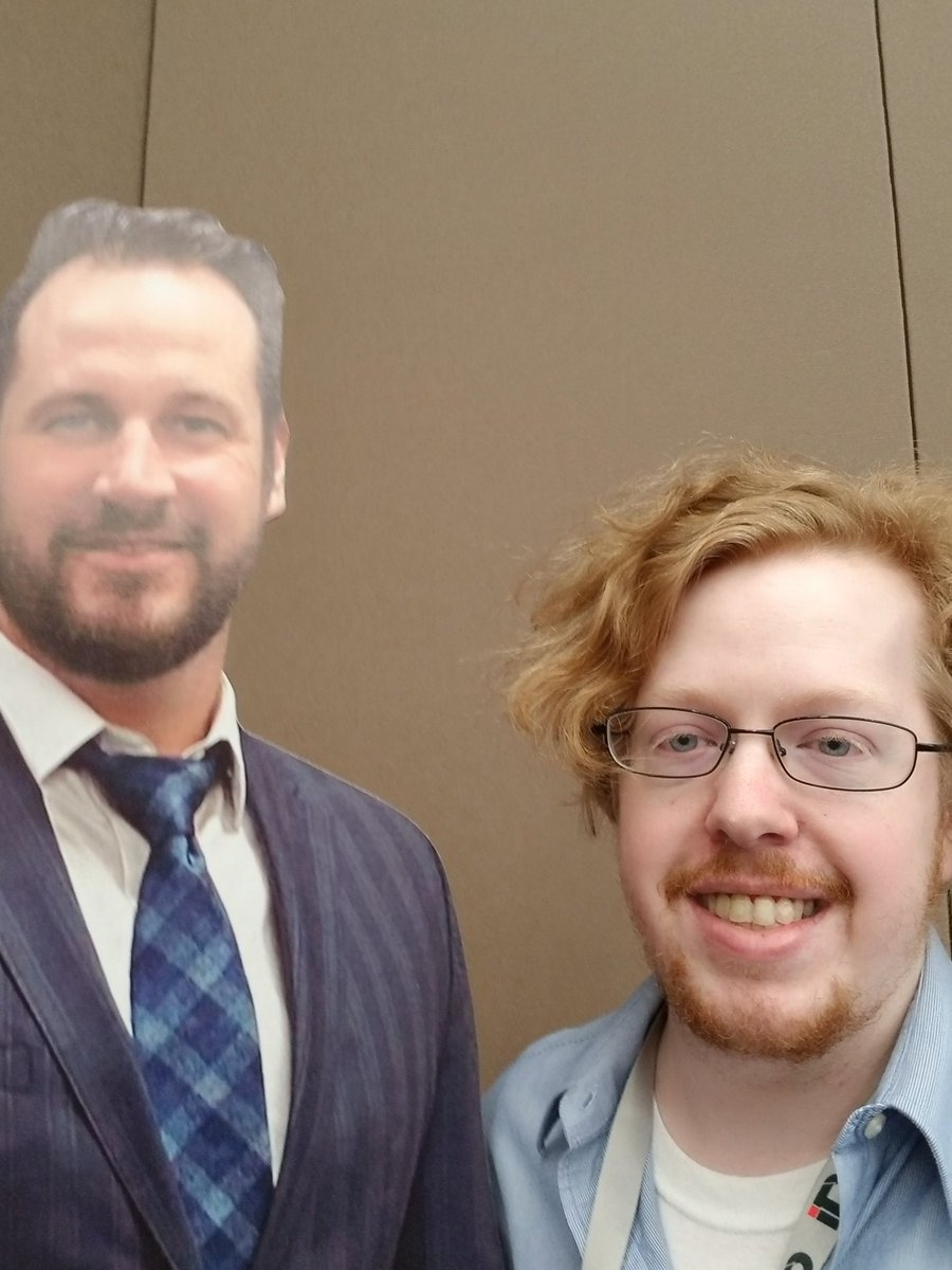 MaelstromTear's tweet photo. #flatmatt 2.0 spotted at #Infocomm22 ! I like this version of @mattdscott . Let's get him on a podcast. #avselfie https://t.co/AyJGKicC6A