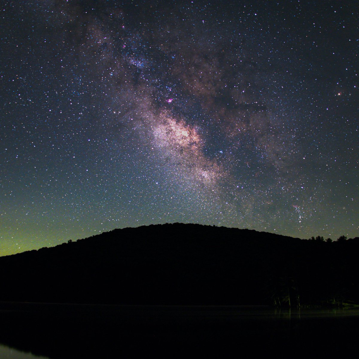 originaljoie's tweet photo. This past weekend I stayed at #MoncoveLakeStatePark in #WestVirginia and captured this shot of the #MilkyWay over #MoncoveLake 10 x 10s f3.5 ISO102400 28mm #Stacked in #Sequator edited in #Photoshop  #Canon #CanonUSA #EOSRa #WVStateParks #Astrophotography #Nightscapes #DarkSkies https://t.co/czClEsLkbs
