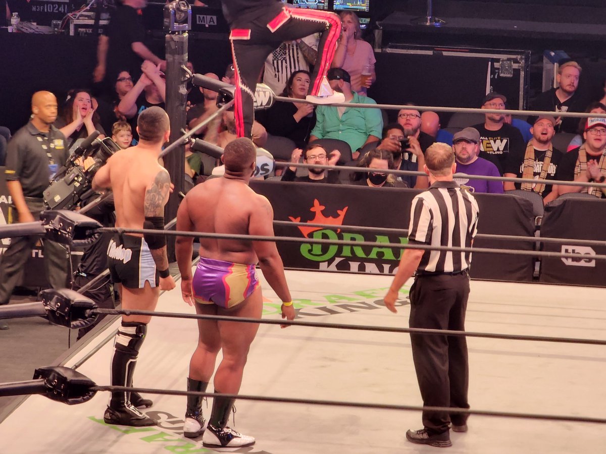 TheI70HotTag's tweet photo. @DatBoiSKB and @HEELCamaro on AEW Dark Elevation! #LocalTalent https://t.co/Me1BqpFHG9