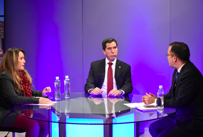 cespala's tweet photo. #GX con Ministro @minteriorpy @FedericoA_GF sobre seguridad y delincuencia. 
85 % de los delitos son cometidos por menores de 14 a 18 años; de esa cifra el 82 % consumen drogas y el 80 % son reincidentes. Qué hacer ante esta situación?. 
Este jueves 20 hs en @ParaguayTVHD https://t.co/IKXCoiftu8