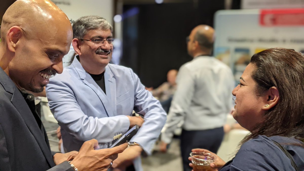 CleverTap's tweet photo. And it’s a wrap! #PhotoDump from an amazing 3 days at MAU Vegas and what promises to be some amazing new relationships! Thank you for following our MAU Vegas journey

#CleverTapAtMAU #MAUVEGAS2022 #MAU2022 https://t.co/fuQ3rLZU1z