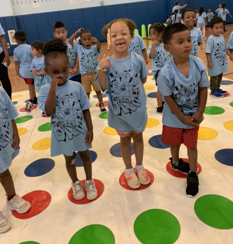 karencerabone's tweet photo. Bradley Elementary School Field Day PK#109 @TheaJackson8 #WeAreBradley https://t.co/FMTXNokm1m