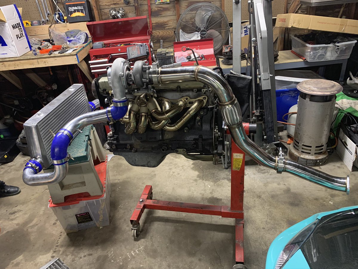 Streets_Only's tweet photo. Some big changes to @RavenRacingLLC  skyline. Installing a new turbo, intercooler, exhaust manifold, down pipe, intake manifold. What else can we throw on it!! https://t.co/sQxWU4EytX