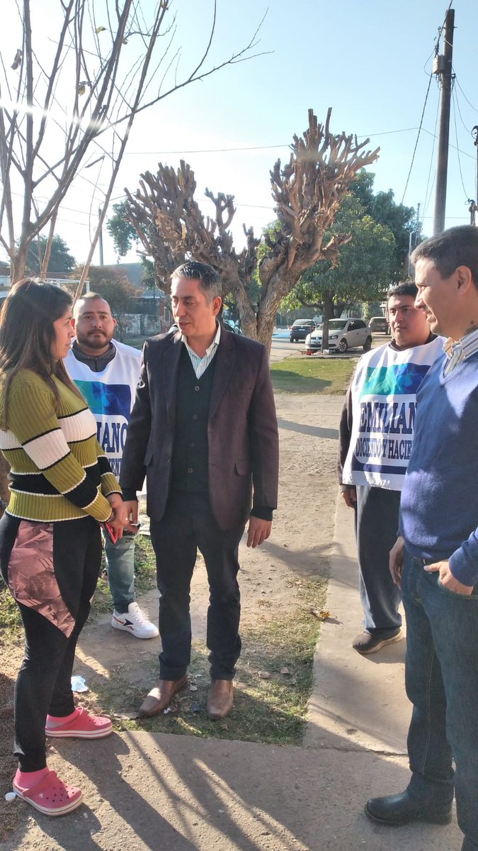 Agrup7Mayo's tweet photo. A7M-ACT N°146: Cap. Viola: nos sensibilizó el pedido de nuestra vecina Cintia que nos solicitó colaboración con un piso p/festejar el cumpleaños de su hija. Inmediatamente procedimos a realizar ésa obra como regalo de cumple de su niña. ✌️💙🎂
#A7M
#NuncaMenos https://t.co/Sqevs5yS2F