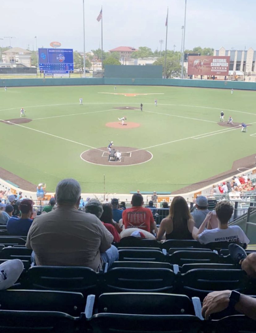 Sinton_Hoops's tweet photo. Congratulations @SHS_PirateBball 
Shout out to @mitchellblake25 pitched a gem today! https://t.co/dvd1nuF3oN