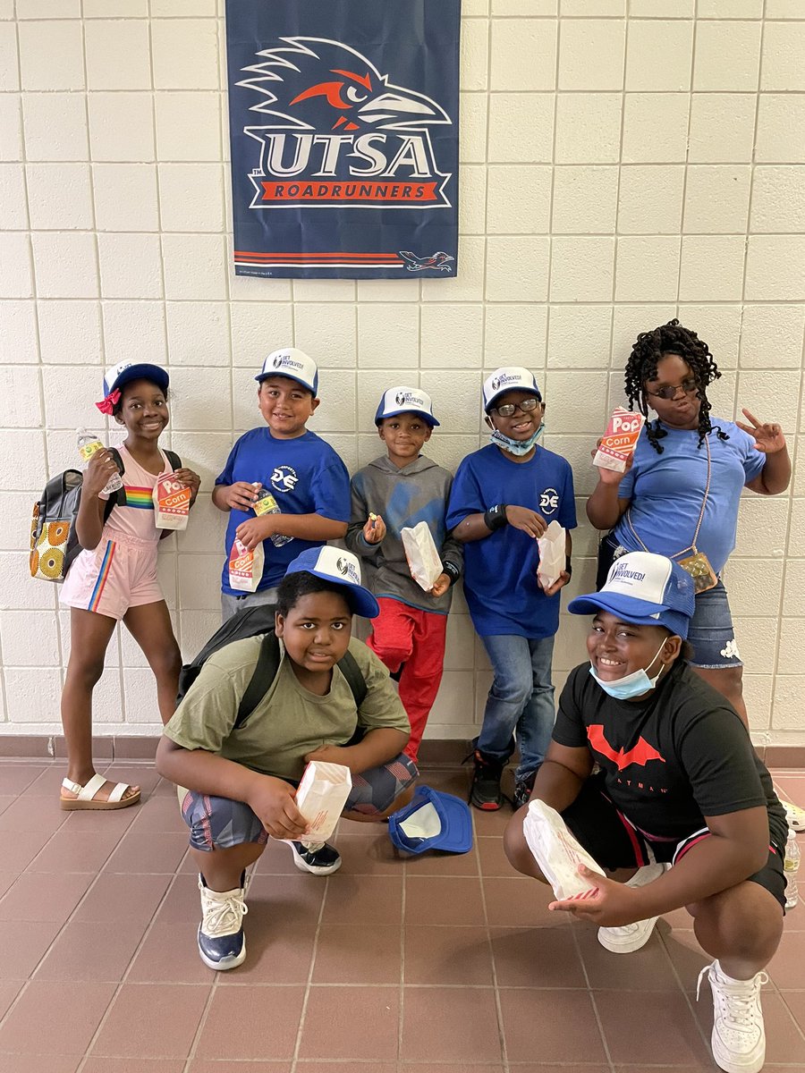 marsalis_l's tweet photo. Thank you Mr. Wiseman for accompanying our students to their first E-Sports Camp! We look forward to bringing this activity to our campus next school year! @disdactivities @LisaPCurry1 @MzzWize1 @everydayiteach https://t.co/6Vylgmoczf