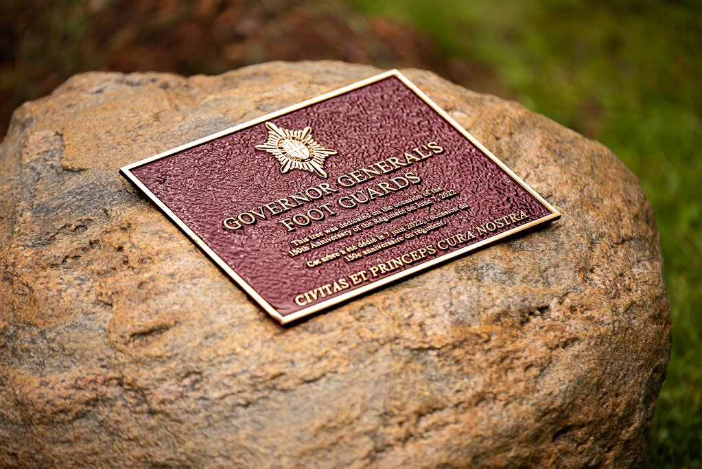 Earlier this week, Trees for Life and <a href="/hohtribute/">Highway of Heroes Tree Tribute</a> celebrated the 150th anniversary of the Governor General’s Foot Guards @BeechwoodCemetery.  #ggfg #footguards #uptheguards #treesforheroes #weremember  Read more: treesforlife.ca/tfl-update-202…