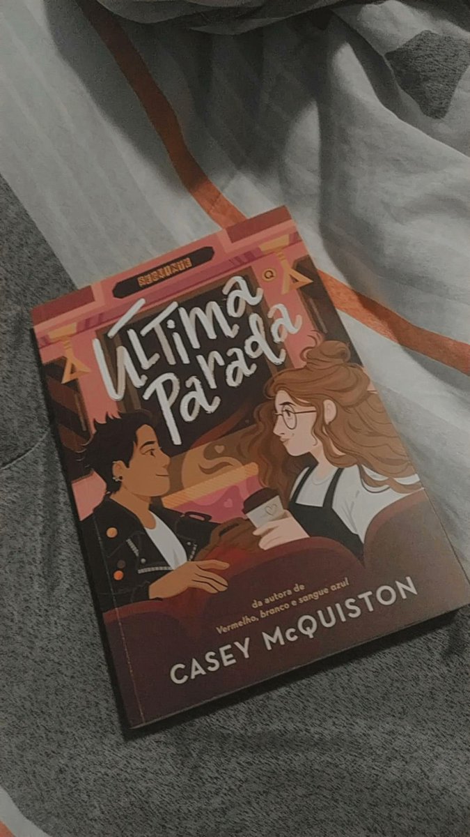 thelittlenai's tweet photo. Terminei ♥️ e já minha leitura favorita de 2022.
@editoraseguinte  essa capa é tão linda 😍
@casey_mcquiston what an incredibly magical and passionate book.
 A read that warmed my heart. Thank you! 🥰📚
#OneLastStop 
#ultimaparada https://t.co/suOzX7vLVH