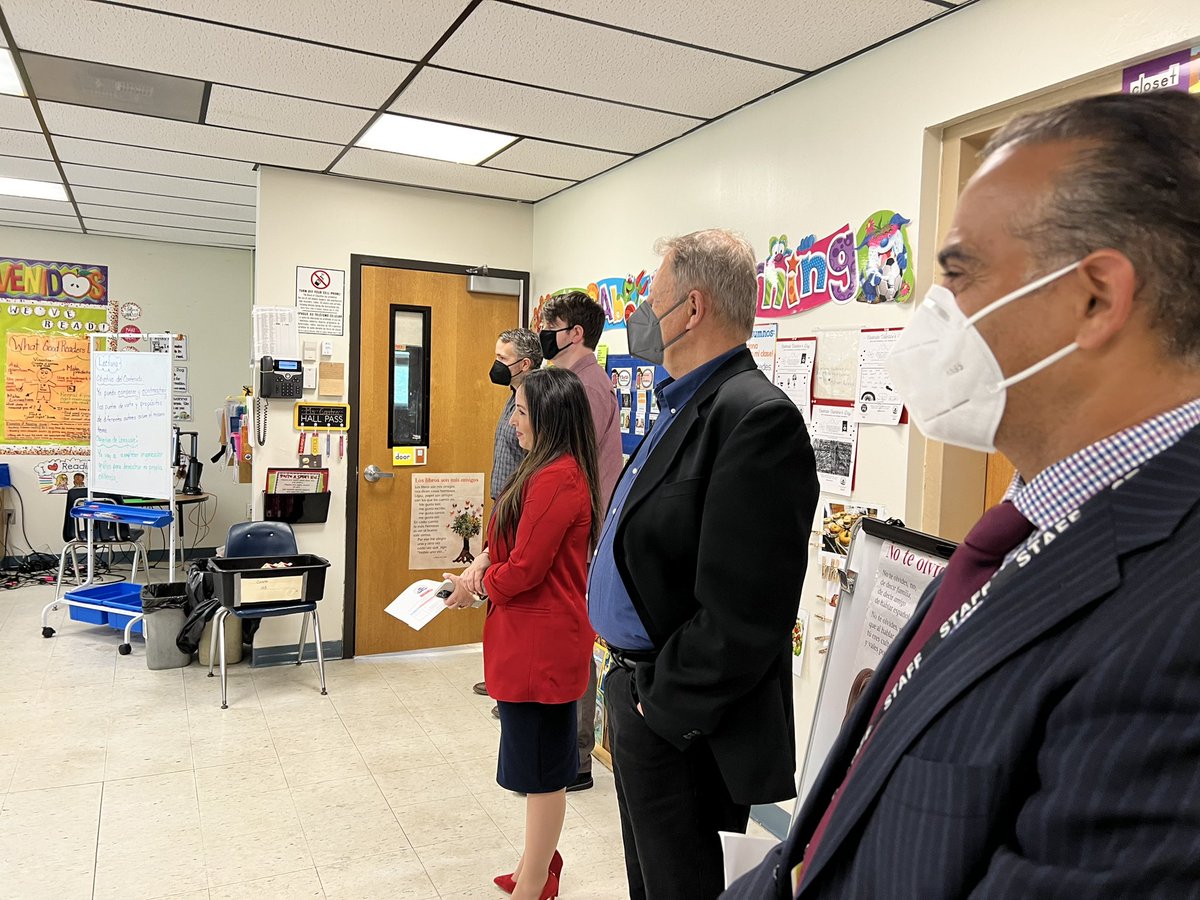 MsHernandezPCSD's tweet image. What an absolute honor and privilege to have Jim Cummins and the ARC team visit Oakside today. Thank you @SanchezMLL_Peek &amp;amp; @RebeccaAvilesR1 &amp;amp; @DrMauricio for your support. A special thank you to our amazing teachers for all they do every day. #PeekskillStrong #OaksideStrong