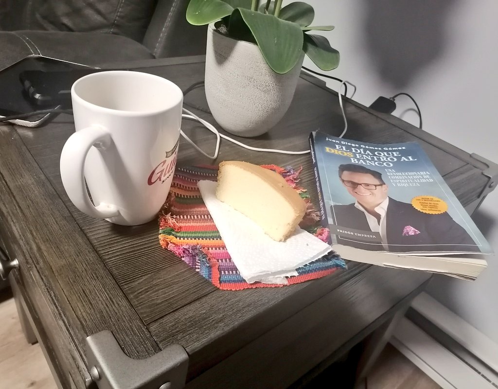 Jireh2022's tweet photo. ✍️Que no falte en tu vida, un Café, un Libro y un Amor☕👌❤️✨

Pero sobre Todo no vivamos un día sin la dirección de #DIOS 🙏✨🌎
#TimeCoffee #Proyects #Love #God https://t.co/CYT6nPeYTc