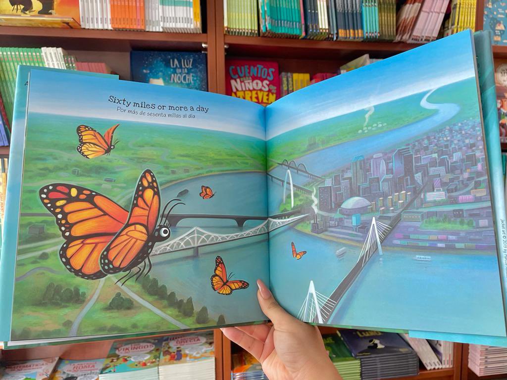 msbookspr's tweet photo. Con vivas ilustraciones, ven y disfruta de este maravilloso viaje de las mariposas.🦋 
En Inglés y en español, Mister G, narra el viaje anual de la mariposa Monarca. 

📚Consíguelos  en👉🏼 https://t.co/G6dhHGEfig

📖 Estamos abierto de lunes a viernes

⏰ Horario: 10am-6pm https://t.co/f7PyO3b2Lm