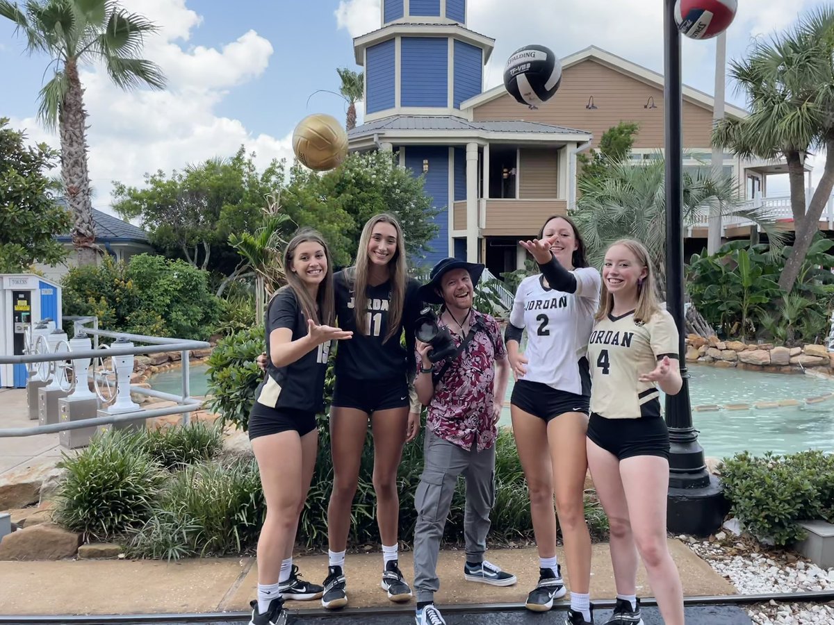 JordanHSVball's tweet photo. 2022 VYPE Photo Shoot! This is just a piece of all the hard work our entire program has put in. So proud to be a Warrior! Thank You @vypehouston #GrowthIsNotAutomatic #KeepWorkingToBeOurBest https://t.co/KghAWPH68A