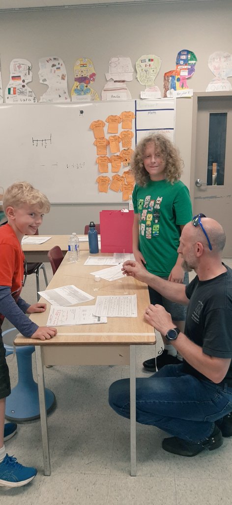 MsBunn4's tweet photo. We had a great night at our 2022 Family BBQ! It was wonderful to meet families and share our learning in our grade 5 classroom tonight! @stjoesjaguars #familybbq https://t.co/PDgmmDPrFq