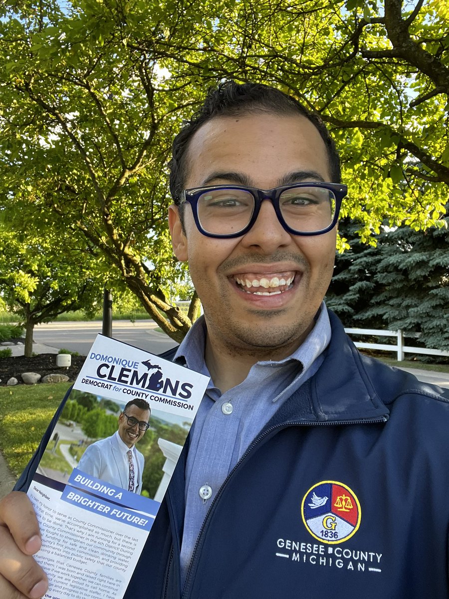 VoteClemons's tweet photo. Always a great day when you are able to knock on a few doors and talk to constituents. Our team was in Grand Blanc Township and had a great response and positive feedback. #BuildingABrighterFuture #VoteClemons https://t.co/xG2AM1OR8b