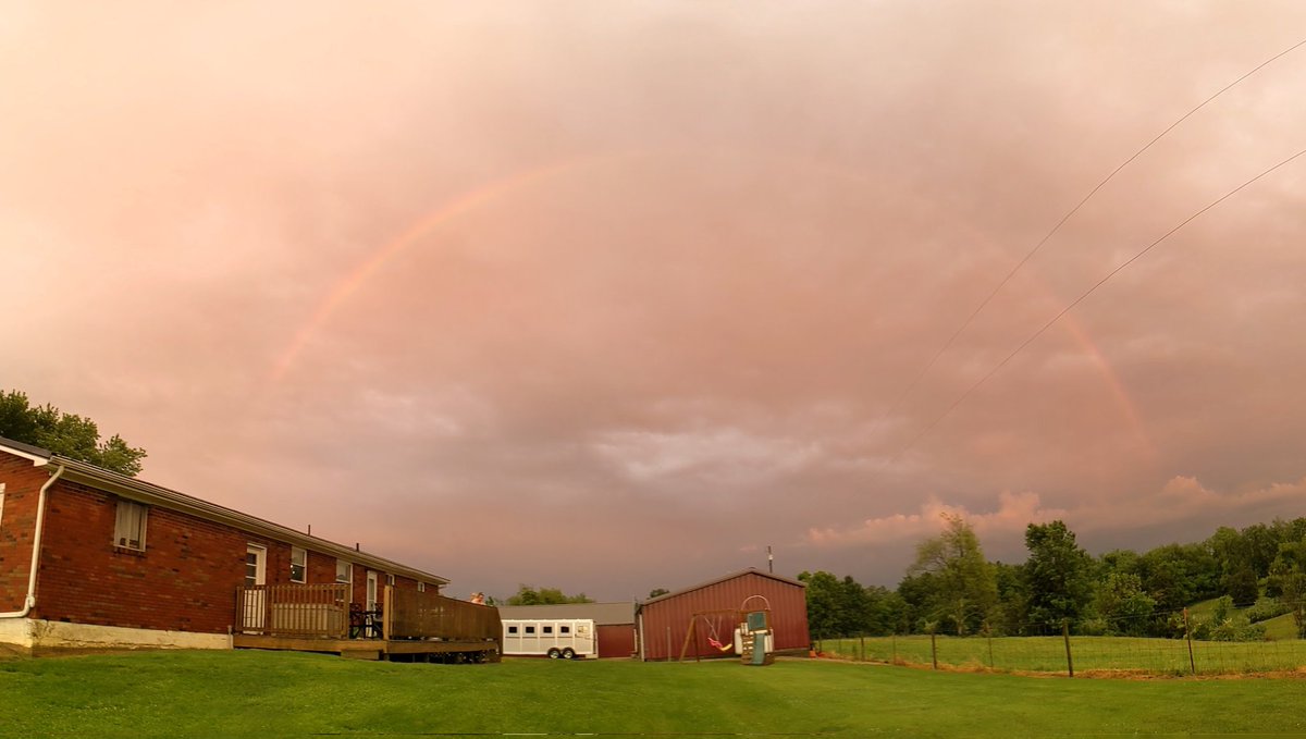 cweddurocs's tweet photo. After the storm we had some beautiful skies. https://t.co/c0If9tmu3U