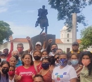 RafaelSotopsuv's tweet photo. #Barinas Tribuna Antiimperialista #YakeeGoHome https://t.co/j7q7PaoOhM