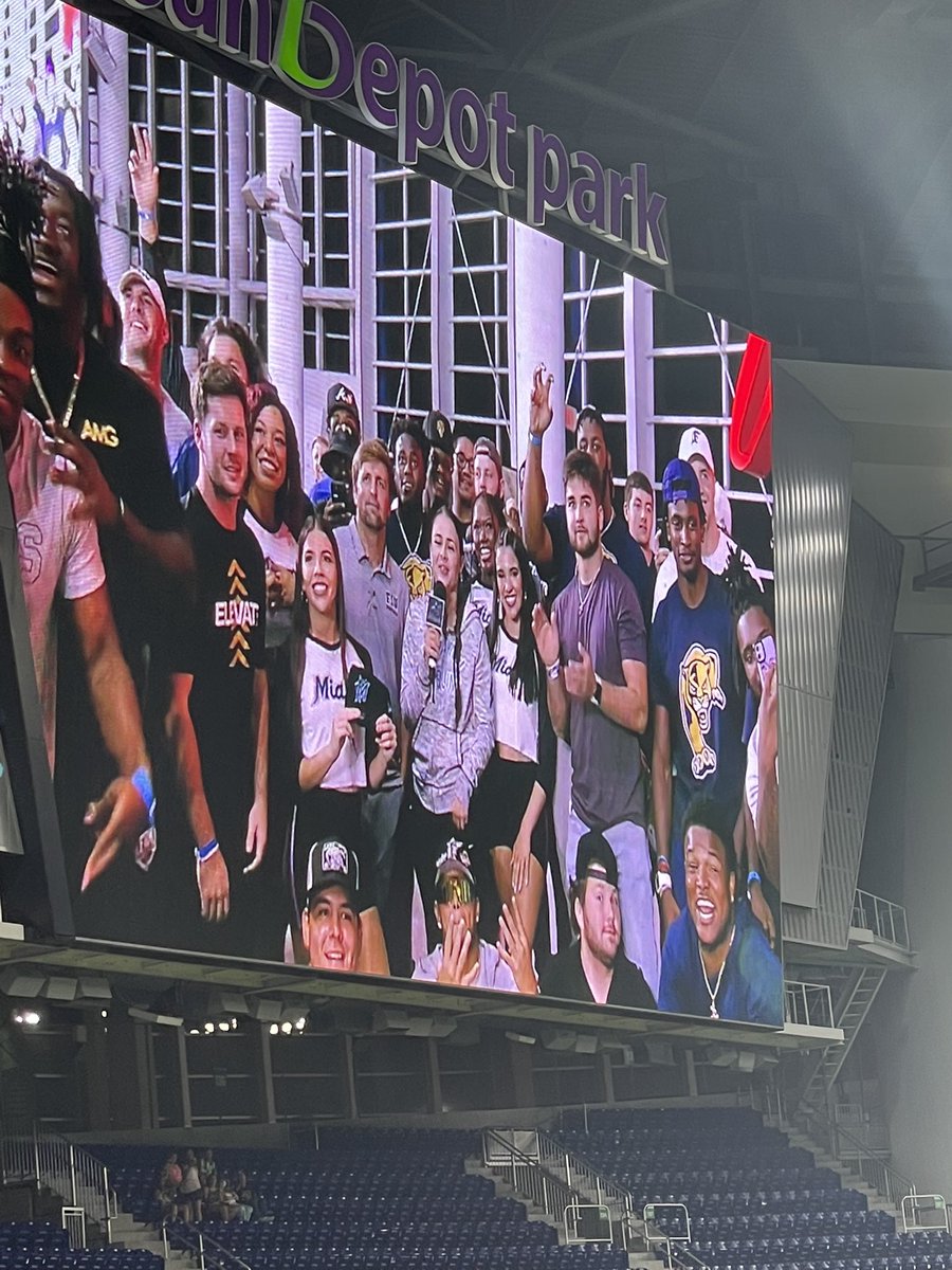 CoachMikeMac's tweet photo. Special night with the @Marlins for the entire @FIUfootball family! #PawsUp #ELEVATE #MakeItMiami https://t.co/oblMeTlMuo