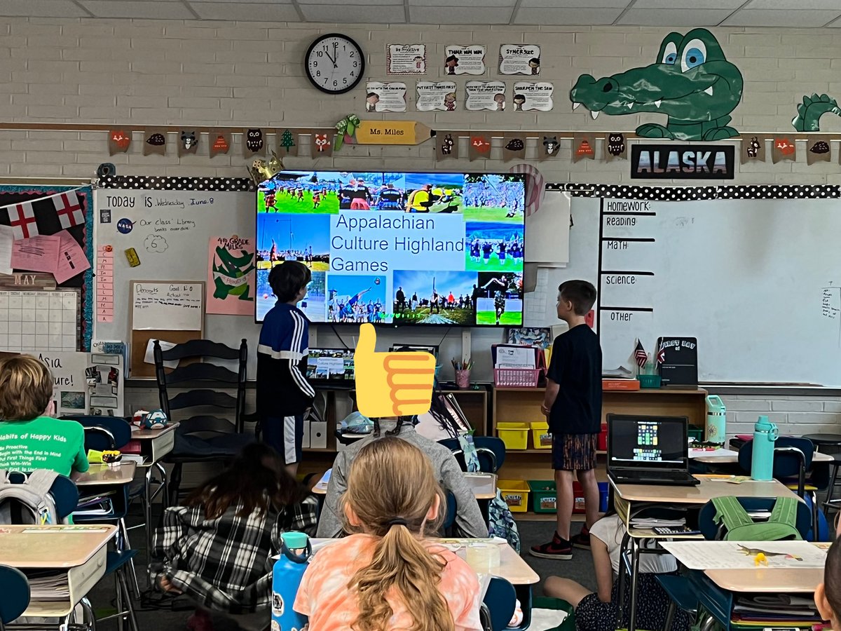 Combs4th's tweet photo. Learning about various cultures that are celebrated in and make up NC culture. Students created presentations based on festivals that showcase these cultures in NC @CombsCatchUp https://t.co/FN9cozIcA0