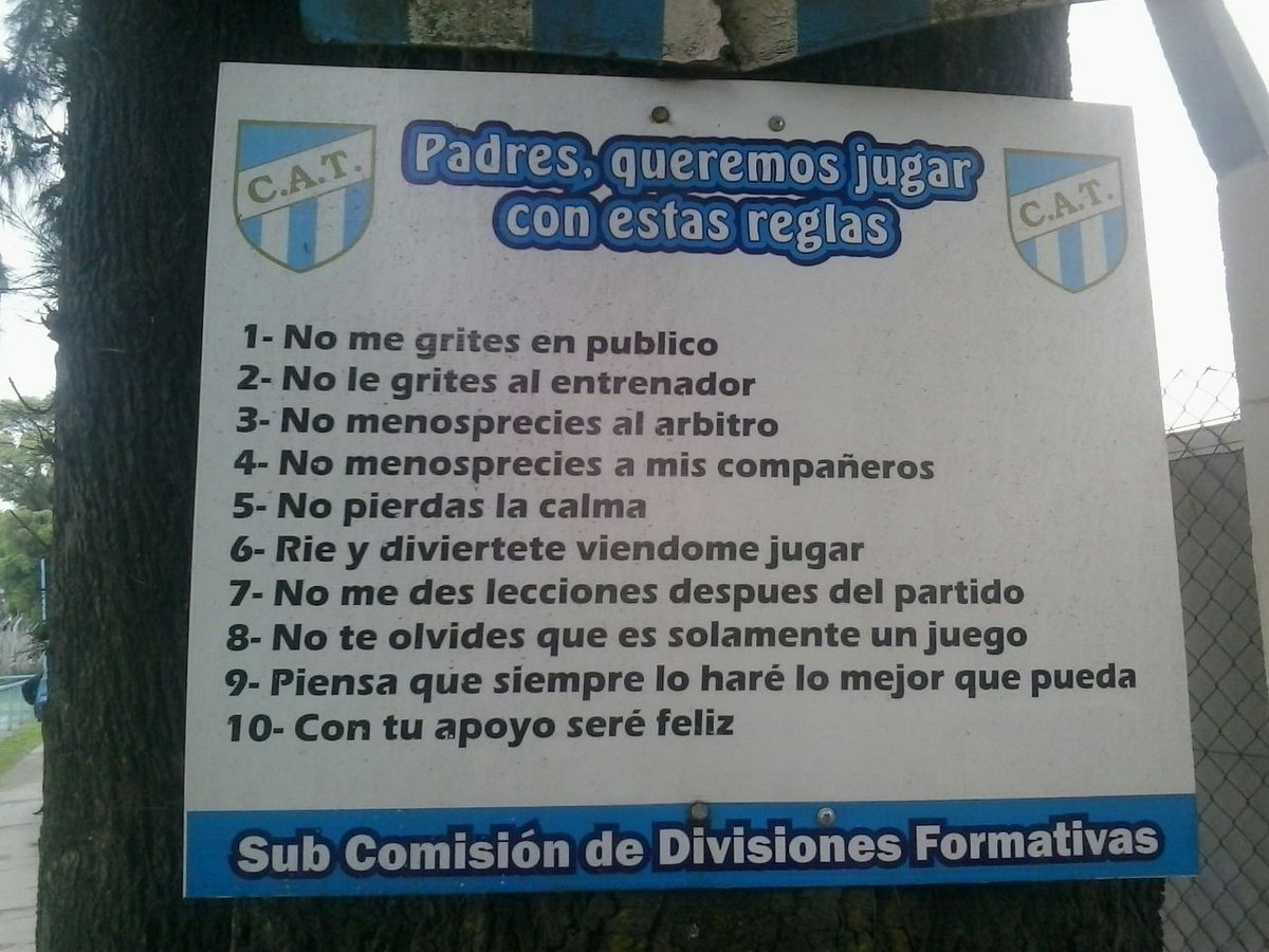 JuvenilesColon's tweet photo. Hace unos años compartiamos este mensaje de Atlético Tucuman. Es muy triste ver que en divisiones inferiores se manifieste tanta violencia desde las tribunas. Los clubes, las familias y los hinchas deben entender y no olvidar que son juveniles en formación! https://t.co/4v9JHy6u8s