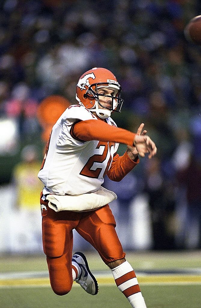 DougFlutie's tweet photo. In honor of the @calstampeders season starting tomorrow comment your favorite stamps memory ⬇️ https://t.co/zClm4XFCTq