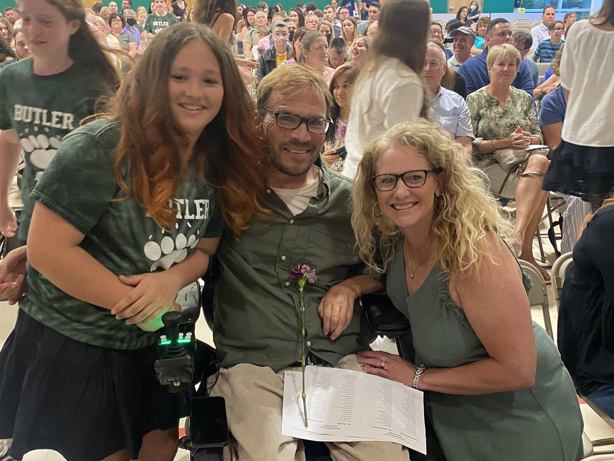 Butler 6th Graders were recognized and celebrated at Promotion 2022 with speeches, honors, and song! We wish all of our promoting class the very best in Middle School! Butler Bears forever!