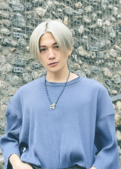 スマホ開ける度にドキンとして心臓に悪いから、ロック画面は右側の遠く