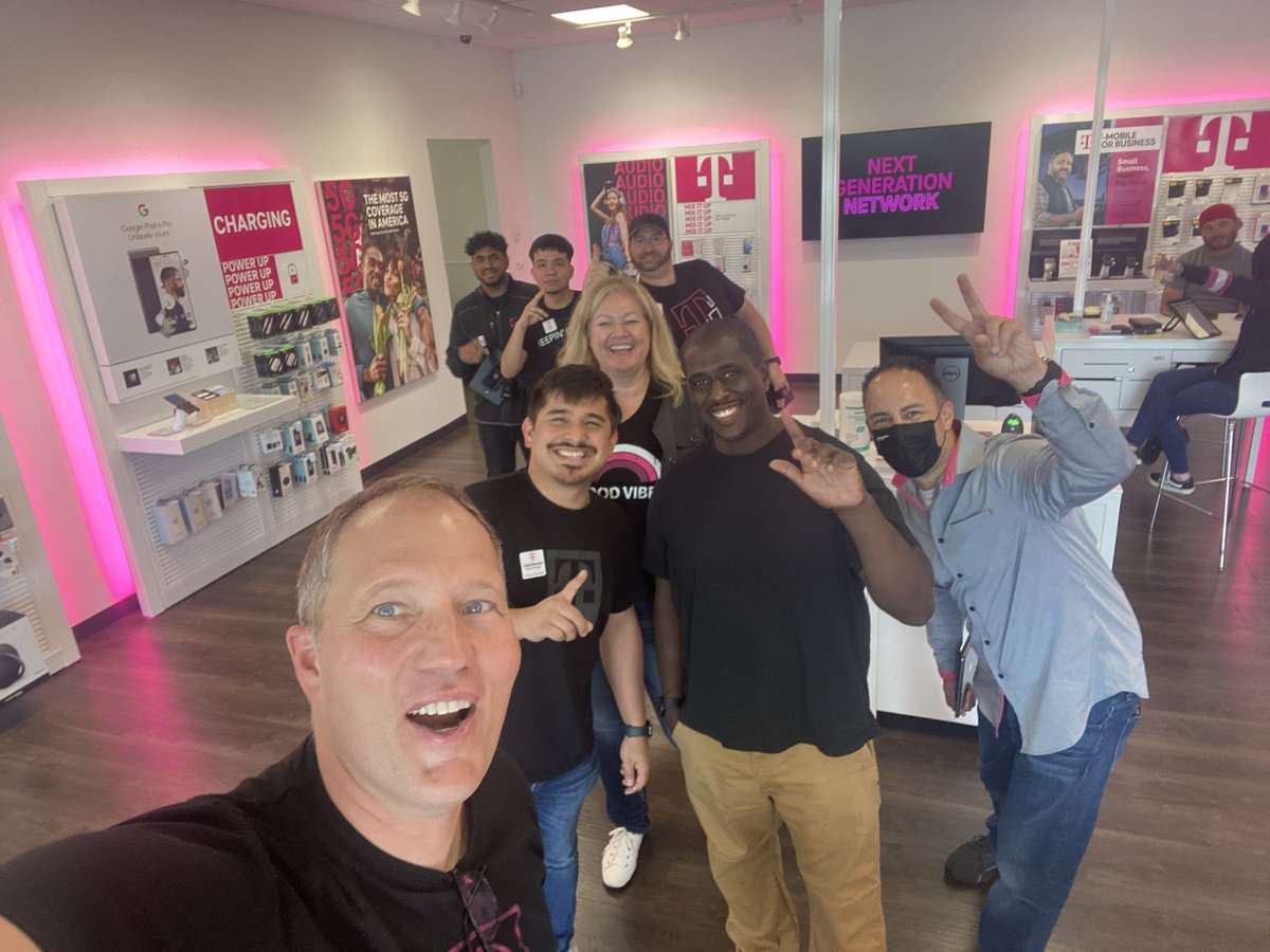Fantastic meeting Gary Johnson, Network Field Tech, in Yuba City CA! Thank you to all of our amazing Network Partners building the fastest and largest 5G network! 🔥