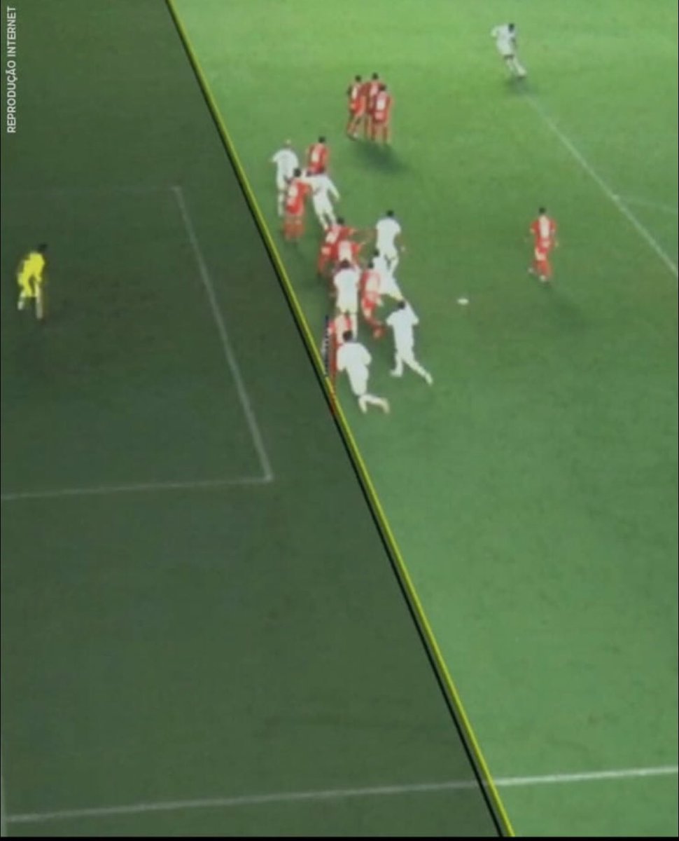 ademirquintino's tweet image. Me convençam que esse gol tava impedido.
Por gentileza. Conseguem?