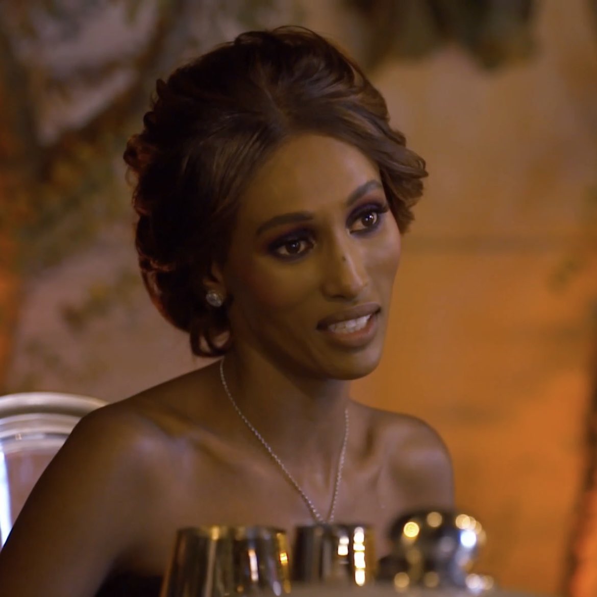 housewifegifs's tweet photo. Lesa and Ayan’s friendship is my favourite thing about this show! #RHODubai https://t.co/JpB2wOdwIr