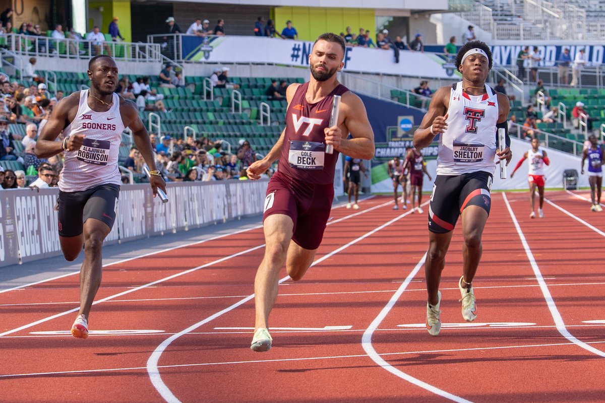 HokiesTFXC's tweet image. Rewrote the record books this year 📚

✅ ACC Champions
✅ second team All-America
✅ broke the school record 4 times
✅ 3 sub-39 performances
✅ highest ever finish for a Tech men&apos;s 4x1