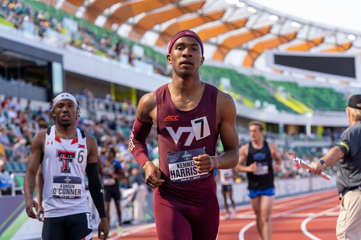 HokiesTFXC's tweet image. Rewrote the record books this year 📚

✅ ACC Champions
✅ second team All-America
✅ broke the school record 4 times
✅ 3 sub-39 performances
✅ highest ever finish for a Tech men&apos;s 4x1