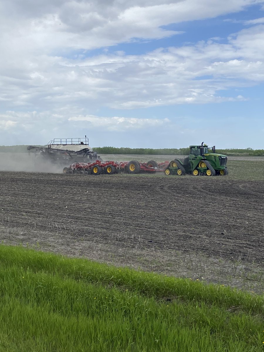 Nice to see a bit of dust in a year like this! Only a month late but hopefully will finish this weekend! New drill exceeding expectations! <a href="/BourgaultAg/">Bourgault Industries</a> #seed2022