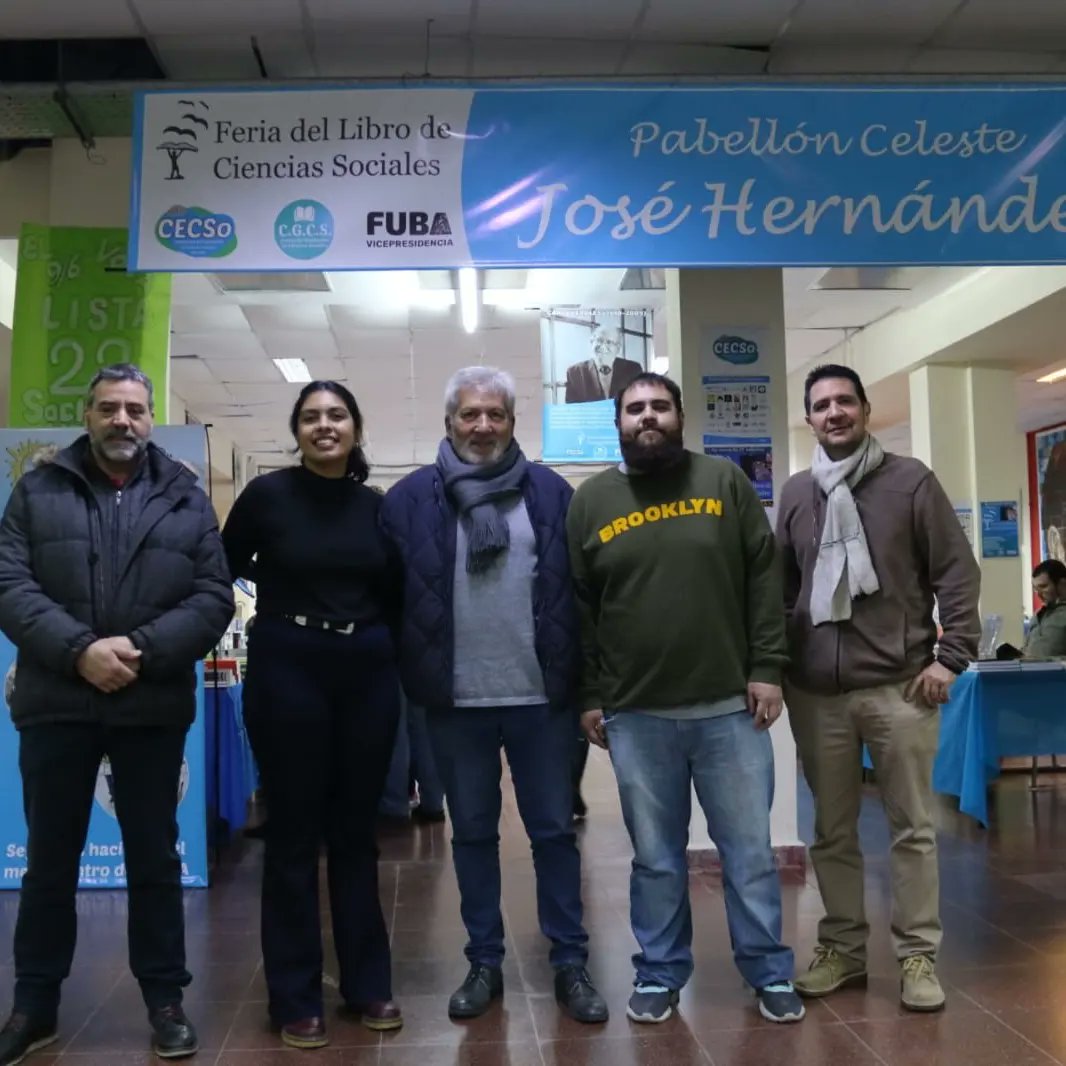 jjalvarez2003's tweet photo. Hoy en la "Feria del Libro" de la Facultad de Sociales (UBA) Hicimos un recorrido con el jefe del bloque del FDT de la Ciudad, @claudioaferreno ,Cristian Bay @MUNAP_OFICIAL, Jonathan Maidana (Vipte FUBA) y @LuPeralta17 (Pta. de CECSO)
#SomosParte 
#AlbertoPresidente https://t.co/TorFs9uXf3