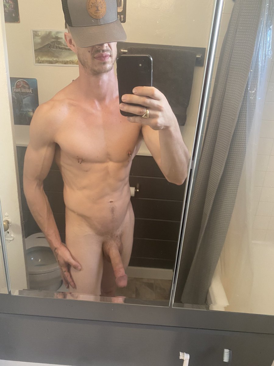 Who wants an taste 🤤🍆
