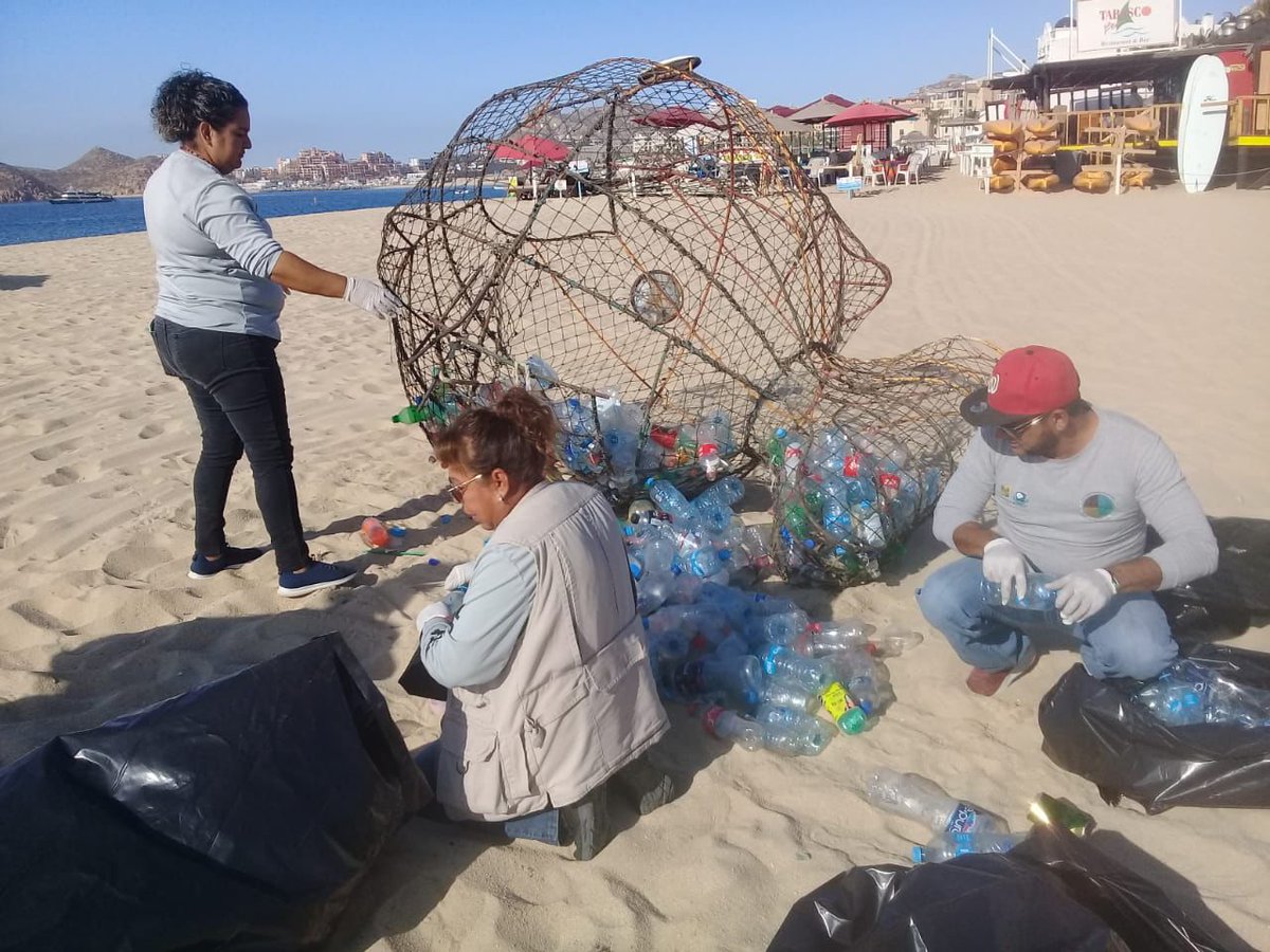 LosZofemat's tweet photo. La Coordinación Municipal de la Zona Federal Marítimo Terrestre (ZOFEMAT) entregó 270 kilos de residuos plásticos, recolectado en playas El Corsario y 8 Cascadas como parte del cumplimiento del convenio de colaboración firmado con el Centro de Estudios Tecnológicos del Mar. https://t.co/FTw2kIjetj