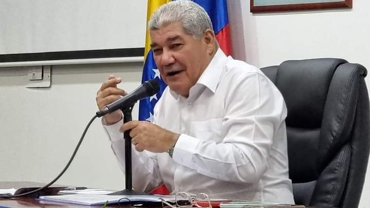 Secalimentacio1's tweet photo. #08jun🇻🇪|Este miércoles el gobernador del estado Eduardo piñate realizó rueda de prensa ante los medios audiovisuales y Auditivos, para informar y dar resumen acerca del 1er semestre de su gestión del año en curso. https://t.co/i74Rtq7QW0