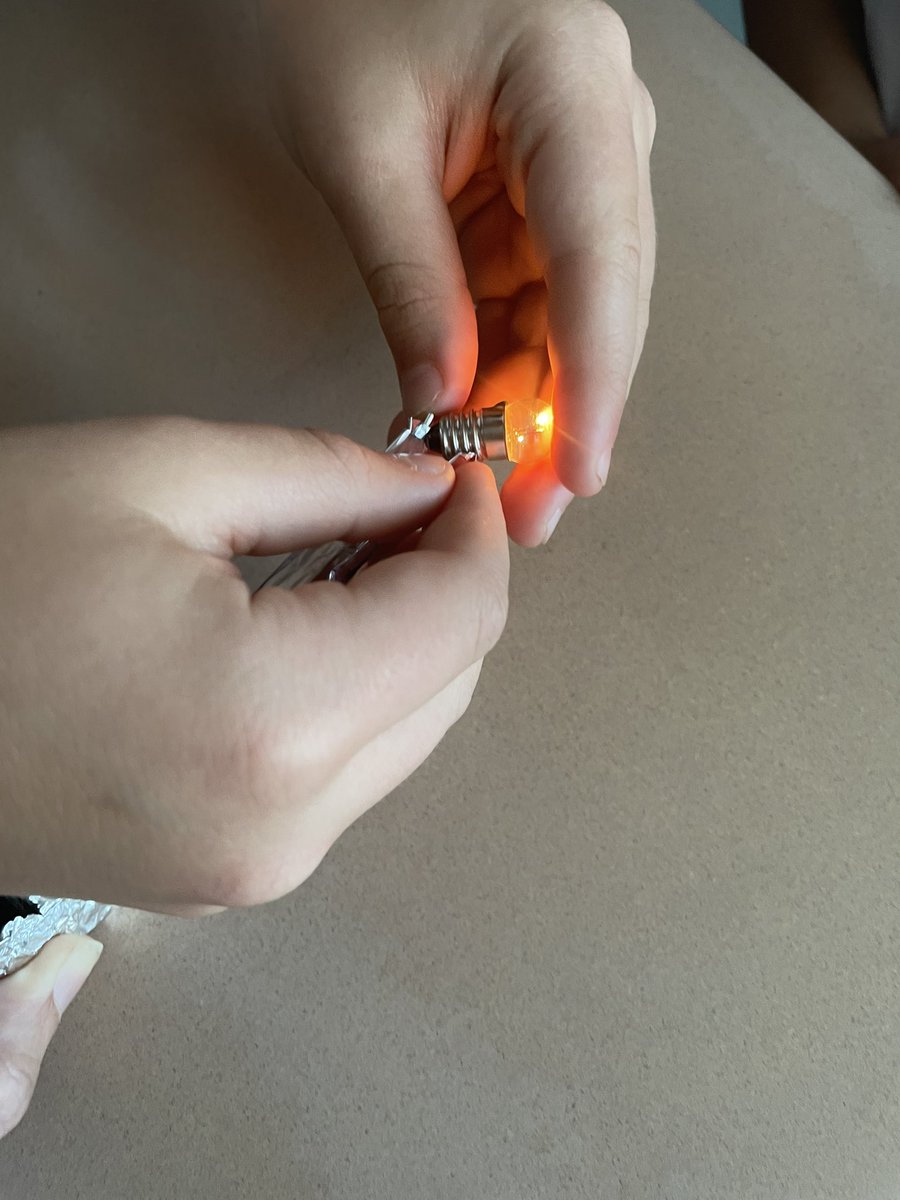 fro_mrs's tweet photo. Learning about circuits!  We were quite successful making closed circuits today! @HarrisonHawks90 @DoctorGemellaro https://t.co/5zpHO42ZOV