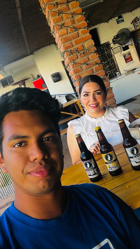AnabelGarciaL's tweet photo. ✨Próximamente en La Laborín De Tocho Morocho por Youtube la entrevista con Jorge Luis Fernández Diarte en la primera cervecería artesanal del puerto @GuaymasBrewing degustando diferentes estilos de cerveza e invitando al San Carlos Beer Fest 2022 🍻 https://t.co/tWtvCJv0eq