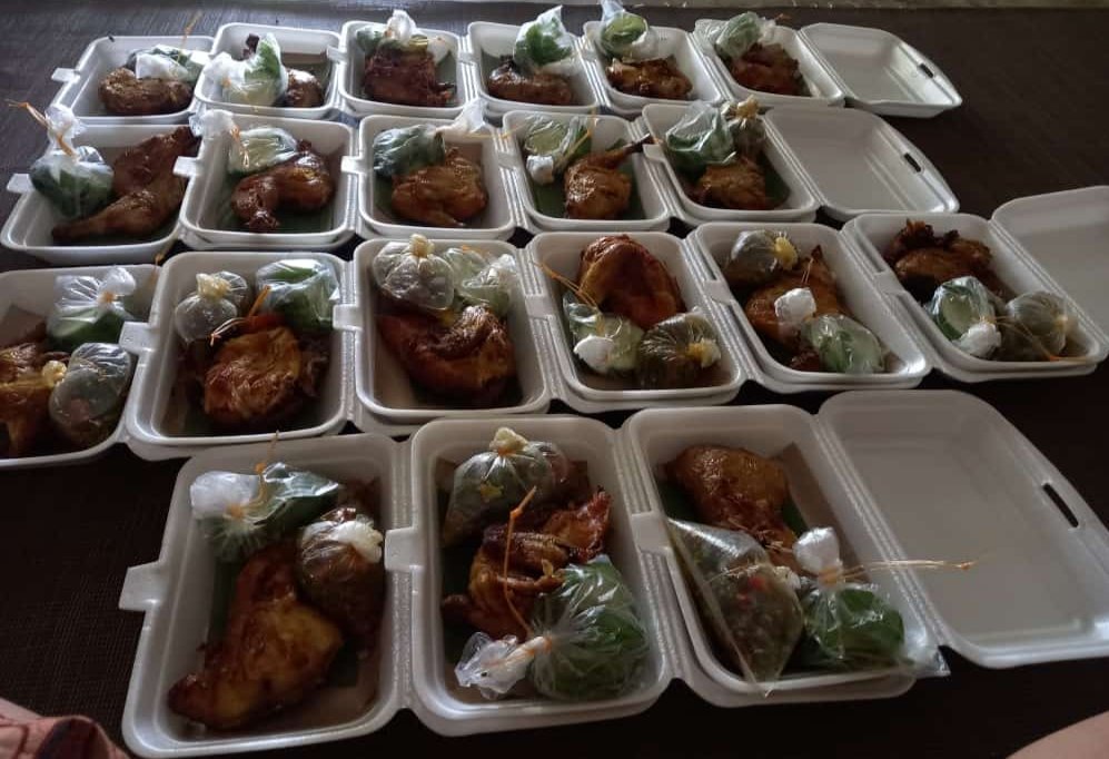 KRafassya's tweet photo. Semua hari baik kok,sesorang selalu ngajarin aku cr bersykur.
Sprt syukur hari ini bis mulai jualan lg
Yg simple2 aja yg ptg tdk mngurangi rasa dn amanah
Ijin nguli teman2.Mampir warung zio yok 😇
@Mbezz_Syalala @sherpa701 @bonngbudi @eg_nrs @TirtaDinata_ @MercyZheng @Kita_AMLTF https://t.co/g0JdaQqDmF