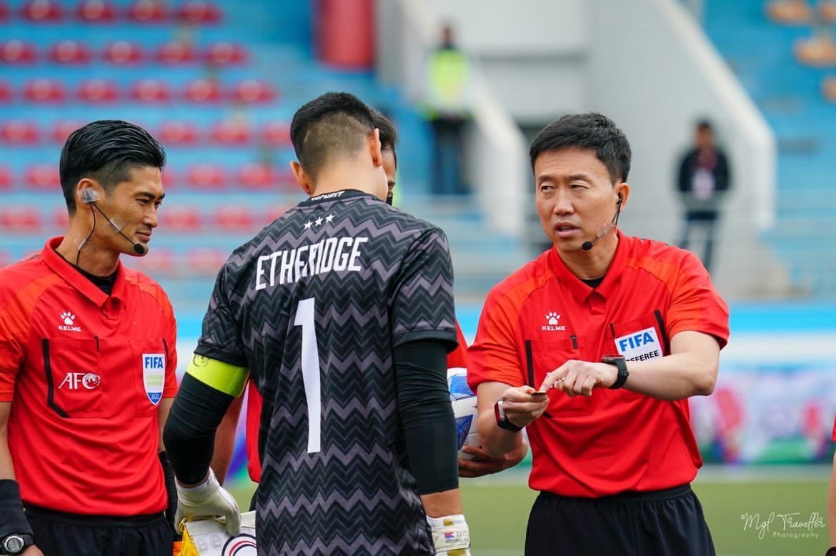 Neil38Etheridge's tweet photo. Great honour and privilege to captain my national team @theazkalsph for the first time. Proud to be a Pinoy 🇵🇭 #football #azkals #goalkeeper #cleansheet #philippines #team #hardwork #NE1 https://t.co/IPCBjnOq8H