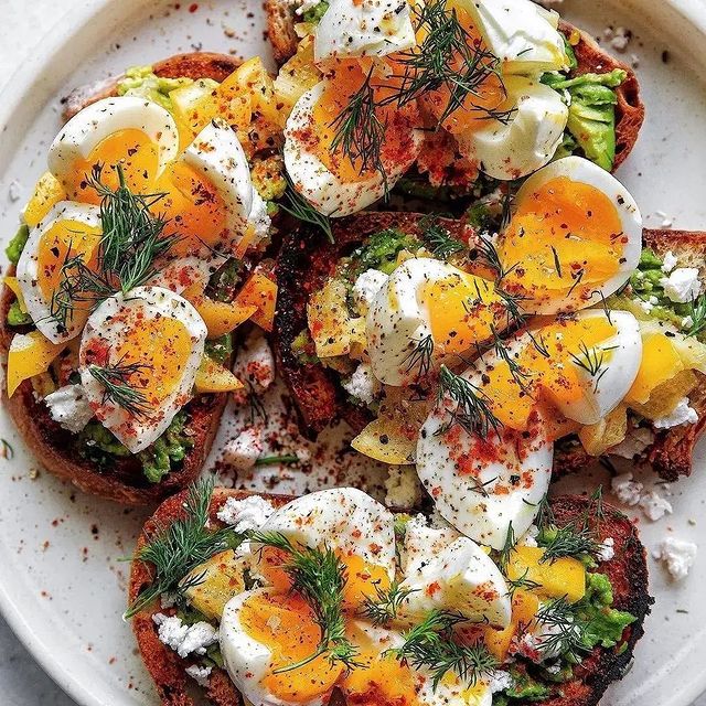 Avocado Toast with feta, preserved lemon, soft boiled egg, and dill 💛🌿
👉Visit Our 😍Official Website for make your Own Custom Keto Diet Plan 🥗
Website link is available in Bio 👆