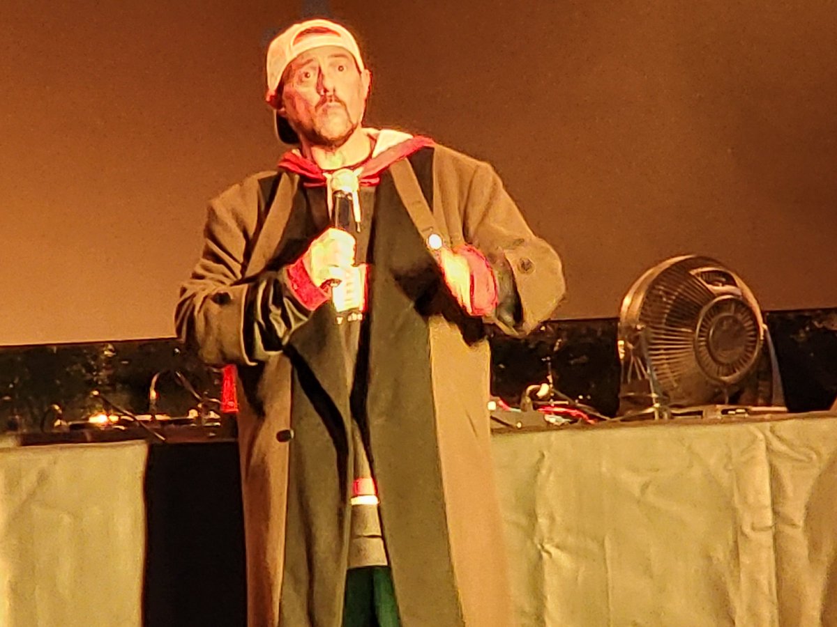 tvle83's tweet photo. Dcentral Austin after party with Kevin Smith showing off a movie and q&a. Awesome. #kevinsmith #dcentralaustin #cryptoweek https://t.co/JsuqupSZz4