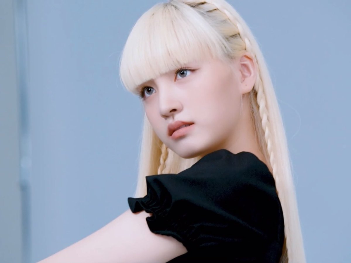 Iizive's tweet photo. Your favorite golden-haired doll. https://t.co/4eCiwImUI8