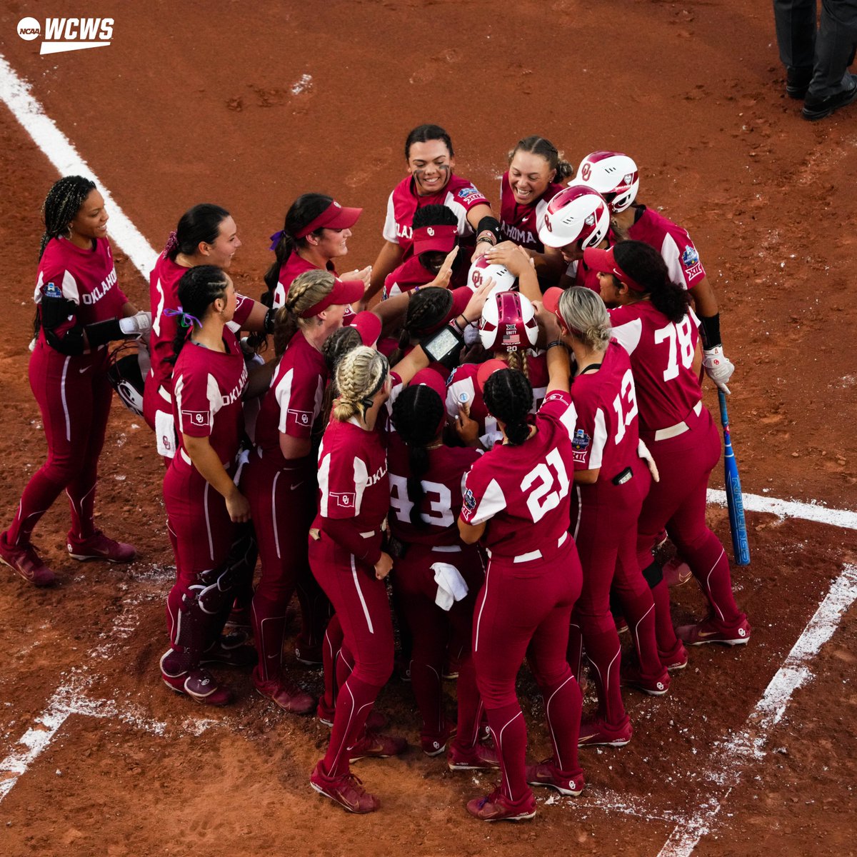 NCAA Softball (@ncaasoftball) on Twitter photo 🚨 RECORD BROKEN 🚨
<a href="/OU_Softball/">Oklahoma Softball</a> has set a new #WCWS record with 5️⃣0️⃣ runs scored. 🤯 🚨 RECORD BROKEN 🚨
<a href="/OU_Softball/">Oklahoma Softball</a> has set a new #WCWS record with 5️⃣0️⃣ runs scored. 🤯